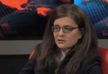 Генчовска признала пред депутатите, че България води „двойна външна политика“