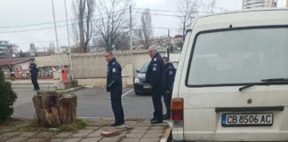 Гробарят Минеков се гаври с „Труд“. Полиция окупира редакцията на медията