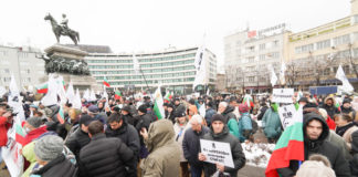 „Възраждане“ стяга нов протест, ако до 10 дни властта не махне зеления сертификат