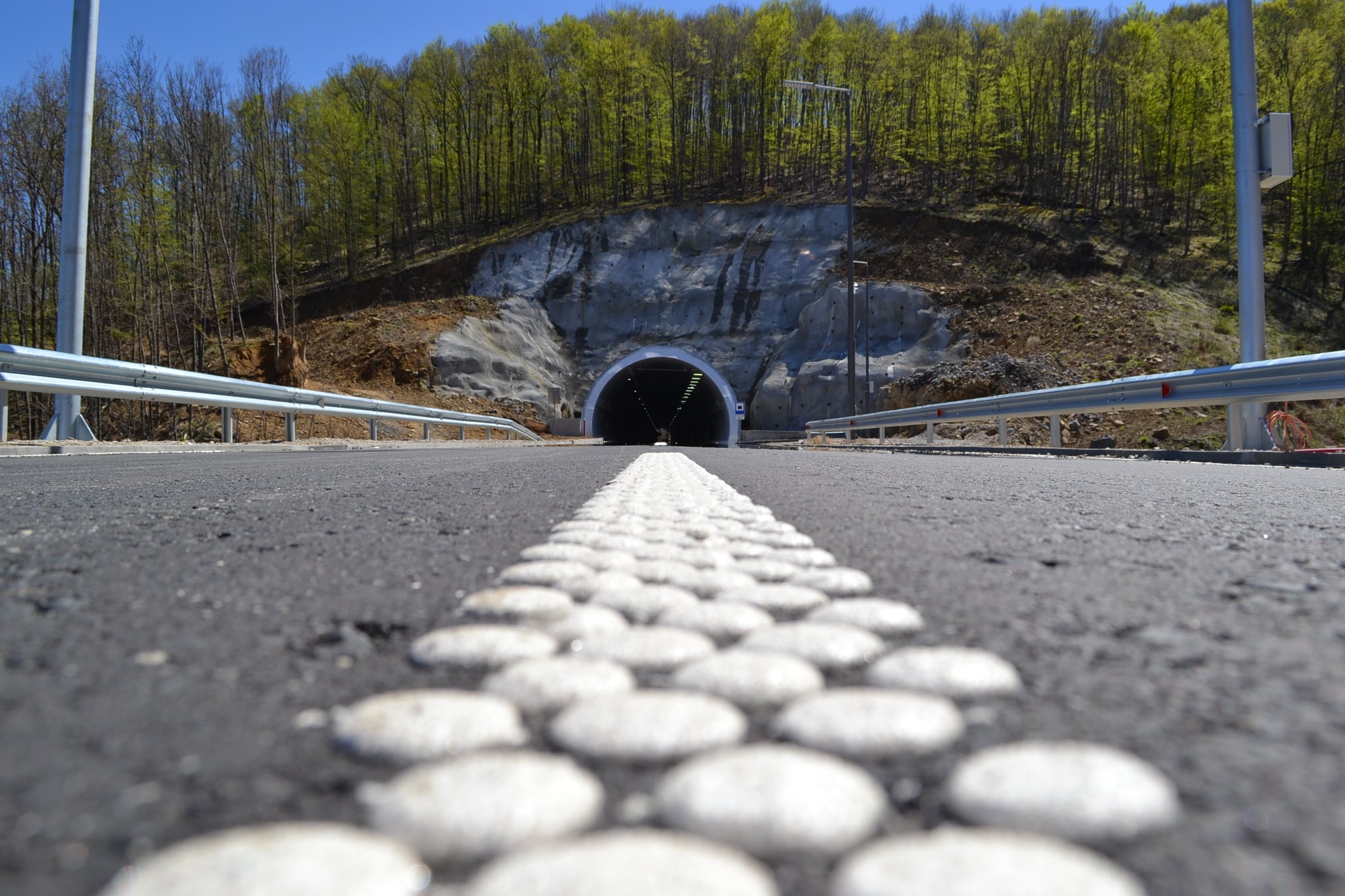 Проектът за тунел под Шипка не е спиран чака се