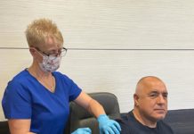 Лидерът на ГЕРБ си сложи бустерна доза