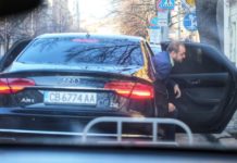 Работи ли нещо министърът Сандов, или зяпа по цял ден във фейсбук