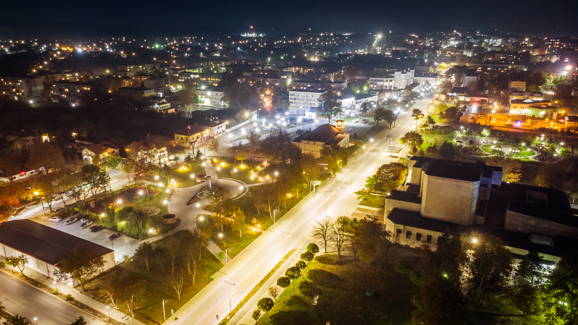 Община Козлодуй спира през нощта осветлението на уличното и парково