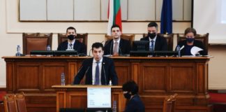 Позицията на България за Северна Македония се запазва, увери Кирил Петков