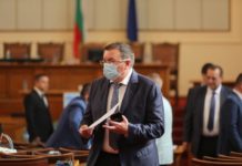 ГЕРБ: Минчев да каже дали си е направил PCR преди КСНС