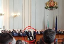 Много министри, не стигат столовете. А уж щяха да съкращават администрация