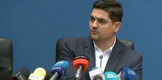 Радостин Василев подаде оставка, Генчовска и Николов се ослушват