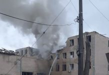 Ракети разрушиха три жилищни сгради в Киев