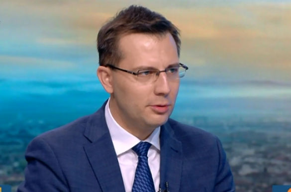Размяна на реплики между Кирил Петков и ДПС в рамките