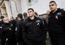 Надзирателите в затворите също излизат на протест