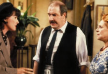 Радев като Рене от „Ало, ало“