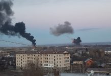 Над Киев вият сирени, властите зоват гражданите незабавно да влязат в укритията