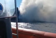 Спасиха двамата шофьори, блокирани на горящия ферибот