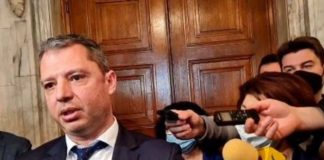 Делян Добрев: На хранилката на „Лукойл“ са министри и шефове на парламентарни групи, сами се издават