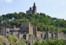 Мъж падна от скала в крепостта „Царевец”