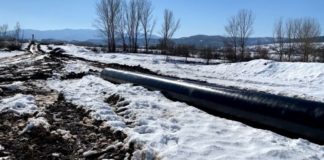 Борисов и Добрев показаха празните тръби за азерски газ (ВИДЕО)