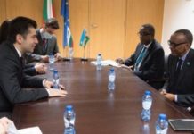 Протести в Брюксел след срещата на Петков с президента на Руанда