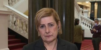 „Възраждане“: Метални решетки пред НС – позорно!