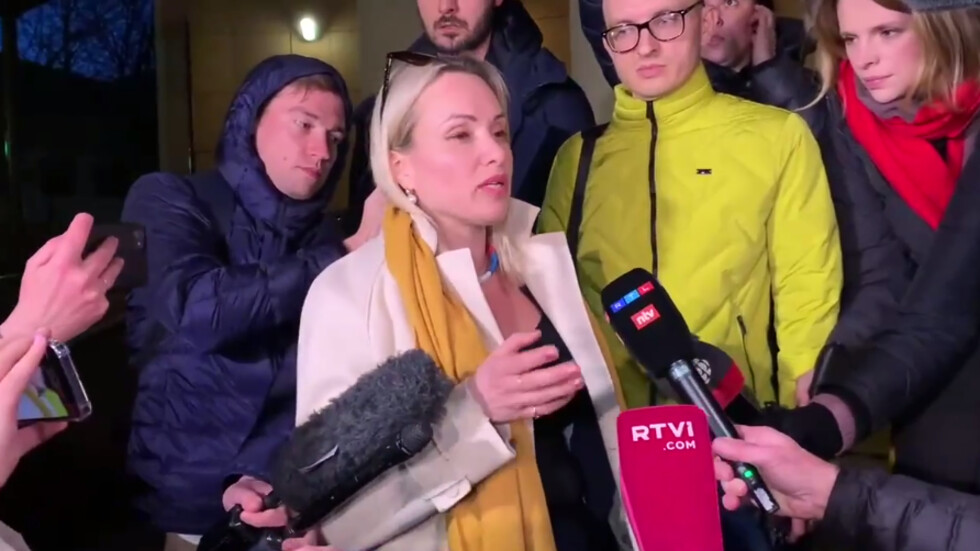 Телевизионната журналистка Марина Овсянникова, която протестира в ефир срещу войната