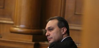 „Ремонтът на украинска военна техника“ стана като „самолетната линия до Скопие“ – поредната фантасмагория на кабинета „Петков“