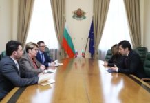 Петков с оферта към Митрофанова: Оттеглете нотата, ще имате 43-ма служители в посолството