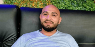 Русенецът Пепи Иванов е горд, че е думнал със снежна топка премиера Петков