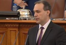 Защо БСП избра новият министър на отбраната? Защото баща му е кадрови офицер от Държавна сигурност