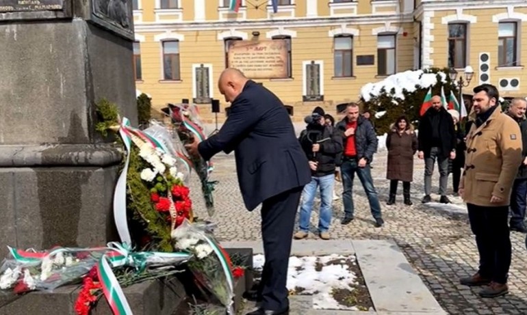 Бившият премиер и лидер на ГЕРБ Бойко Борисов поздрави хората