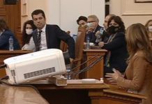 Как управляват комунистите и комсомолците