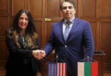 Някакси Кирил и Асен трябва най-после да го схванат. Танцуваха едно лято и толкова!