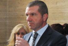 Менко Менков: Борисов няма легло, цяла нощ е седял на една дървена пейка