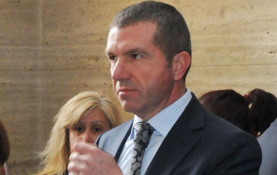 Бойко Борисов е задържан по искане на премиера Кирил Петков.