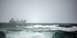 18 българи са блокирани на кораб в Мариупол