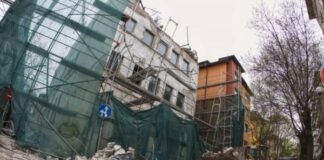 Фасада на сграда се срути в центъра на София