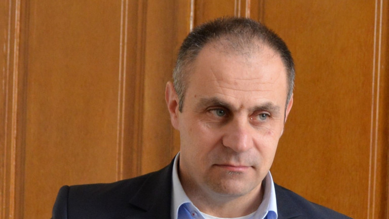 Кирил Петков започна да сменя зам министрите като носни кърпички Втори