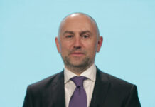 Каримански: Първите шепи кафява течност полетяха към мене час-два след като станахме двама кандидати