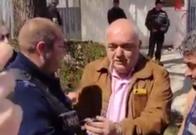 Бабикян и Хаджигенов заляха с червена боя руското посолство и полицията ги задържа