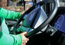 Хванаха 12-годишно дете да шофира камион