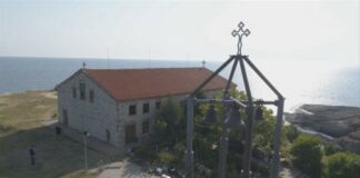 Петков си измисли земетресение в Царево, за да отиде на Великденска литургия