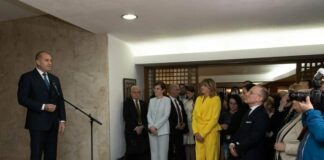 Нито една испанска медия не обърна внимание на туристите-семейство Радеви