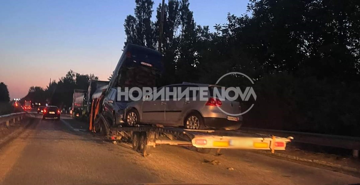 Инцидент в района на Дунав мост вижението е частично блокирано