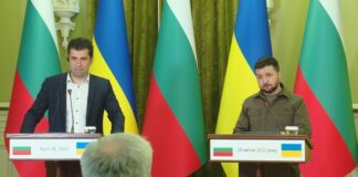 Майсторите на играта „тука има – тука нема“