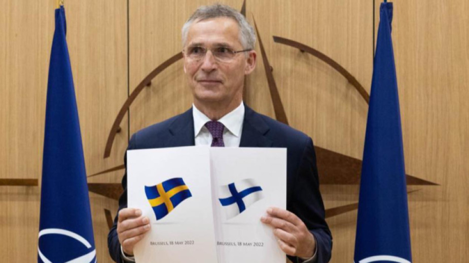 Акредитираните към НАТО посланици на Финландия и Швеция Клаус Корхонен