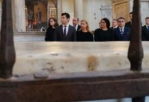 Кадърът напълно отговоря на очакванията за справедливо бъдеще