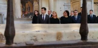 Кадърът напълно отговоря на очакванията за справедливо бъдеще