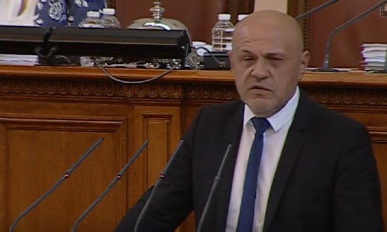 Томислав Дончев препоръча в парламента на настоящите управляващи да прочетат