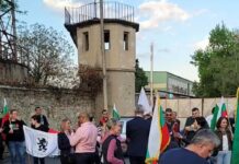 Костадинов и „Възраждане“ блокираха „Арсенал“-Казанлък