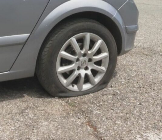 Автомобили с регистрационни номера, различни от софийските, са с нарязани гуми в столичния квартал „Овча купел”