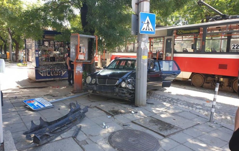 Тежка катастрофа е станала в София в района на пазара