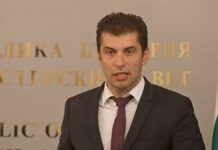 7-8 депутати от опозицията се чудели дали да подкрепят кабинета според Петков